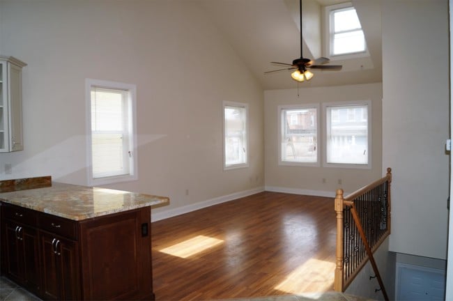 Building Photo - 6370 Morrowfield Ave Rental