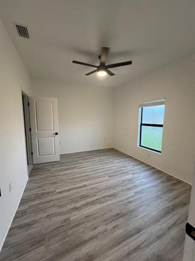 Photo - 4214 Santa Barbara Blvd