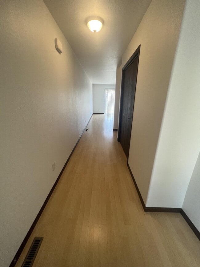 Photo - 3306 8th St W