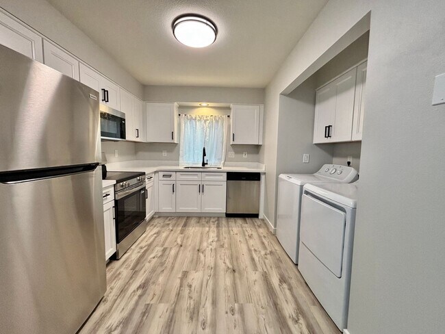 Photo - Newly Renovated 3Bedroom Duplex on Garden Home!!