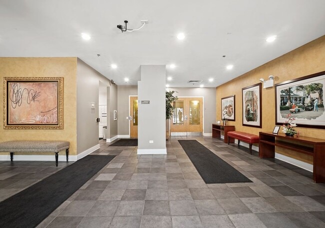 Photo - 1000 E 53rd St Unit 421