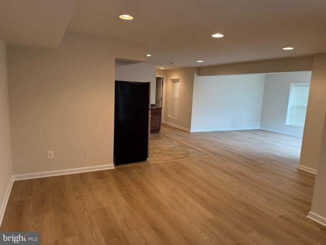 Building Photo - 6231 Glen Wood Loop