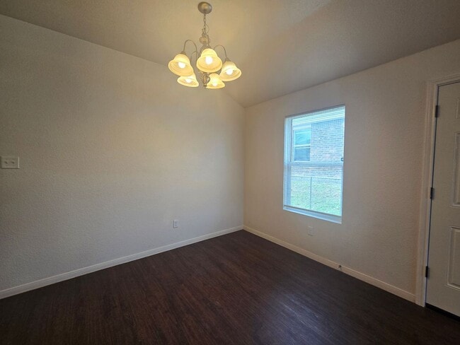 Photo - RENT REDUCTION & RENT SPECIAL - AVAILABLE NOW! Unidad 3807 John Chisholm Loop - B