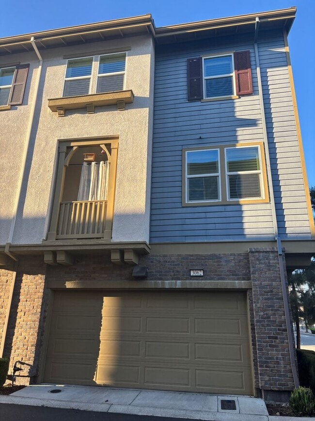 Photo - Must see beautiful and large Townhome in Dublin- Close to Everything!