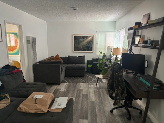 Photo - 4706 Catalpa St Unit B