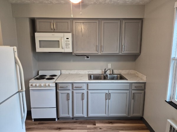 Building Photo - 6 Bradley Ave