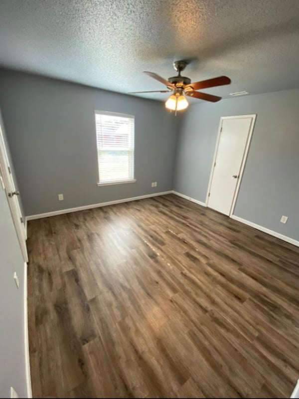 Photo - 5902 Samantha St