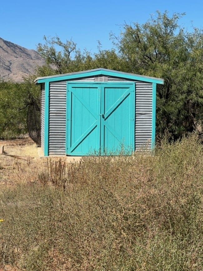 Photo - Brock Compound