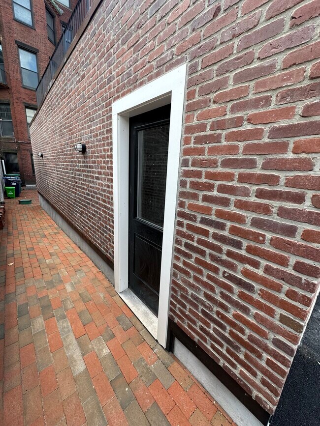 Photo - 464 Beacon St