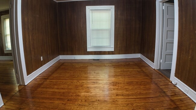 Photo - 500 Birnie St