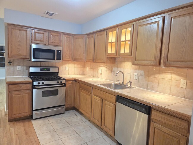 Photo - 27 Jewett Ave Unit 2