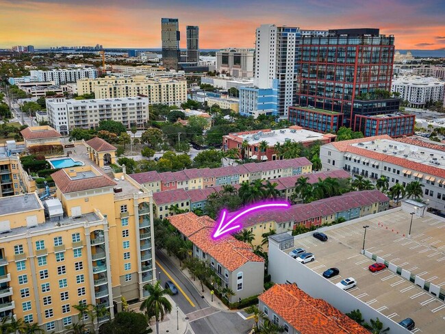 Building Photo - 560 S Sapodilla Ave Unit 302 Rental