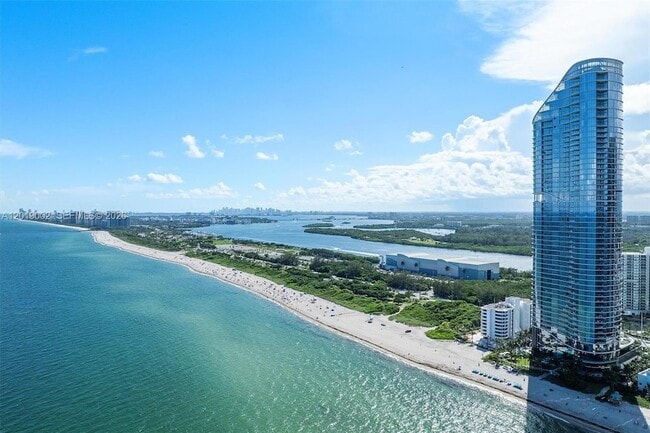 Building Photo - 15701 Collins Ave Unit 3605