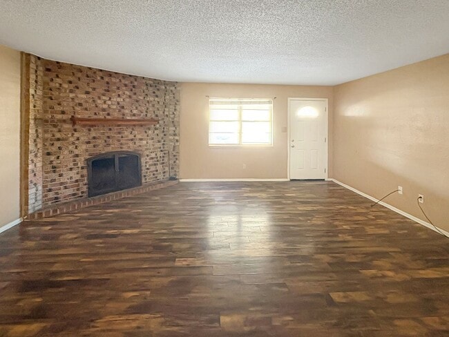 Photo - 413 W Kiowa Ave