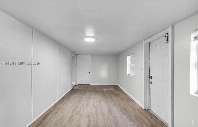 Photo - 914 NW 80th St