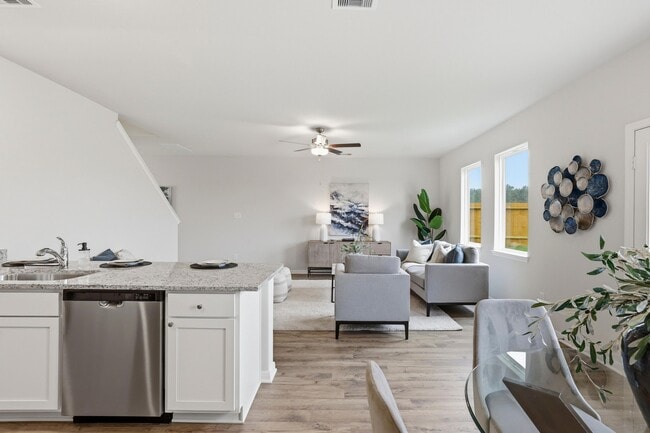 Photo - 21680 Lotus Elm St
