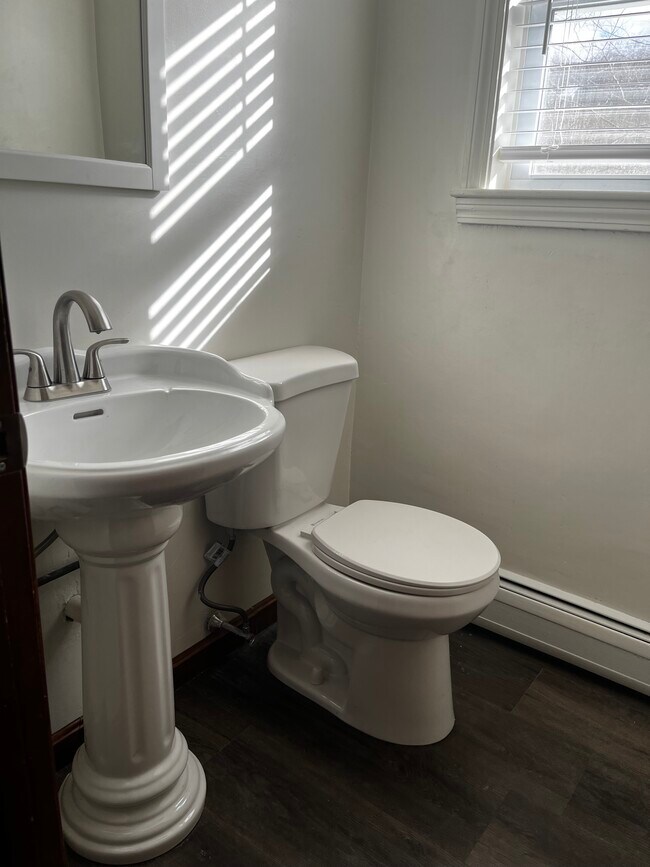 Photo - 13 Ellen Ter Unit 13 Ellen Terrace