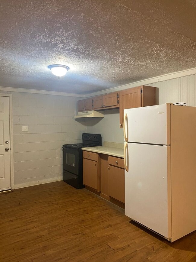 Photo - 2 Bedroom Duplex Available Now!