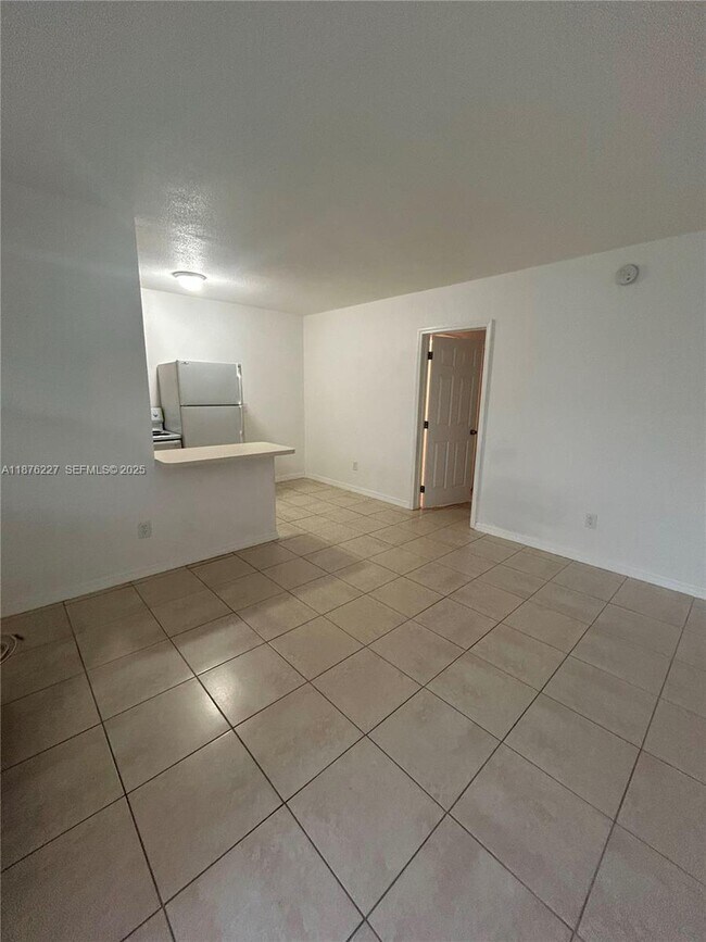 Photo - 1119 NE 15th St Unit 2