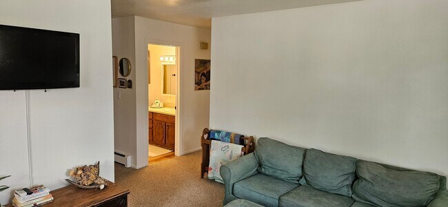Photo - 729 Halbert St Unit 3