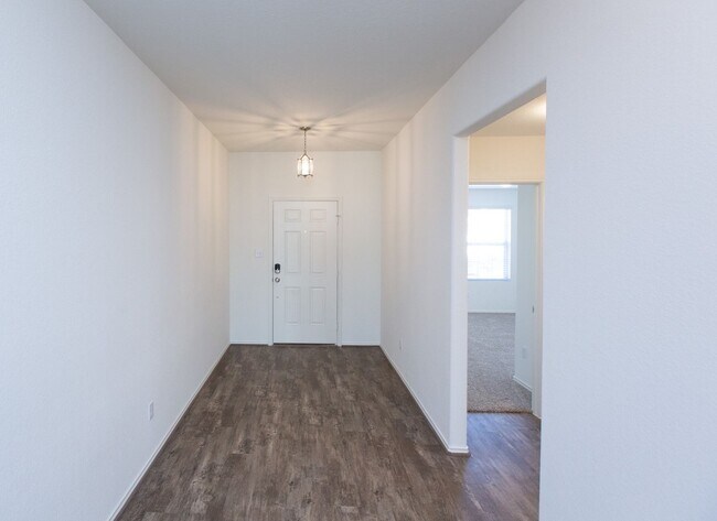 Photo - 1003 Honey Locust Wy