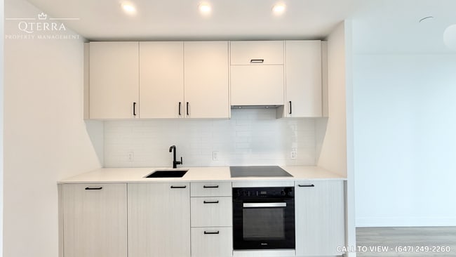 Photo - 1 Quarrington Ln Unit 1 Quarrington Ln, North York, Ontario M3C 0S4