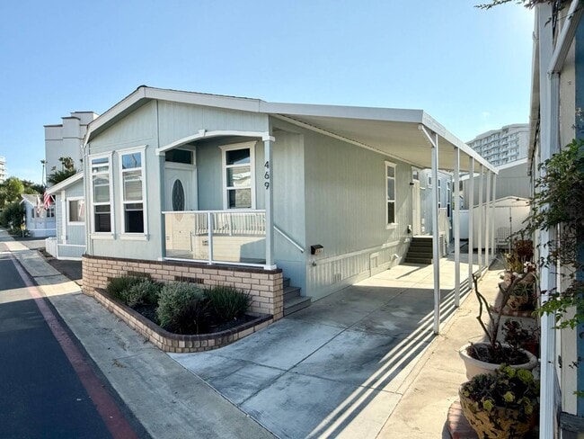 Building Photo - 80 Huntington St