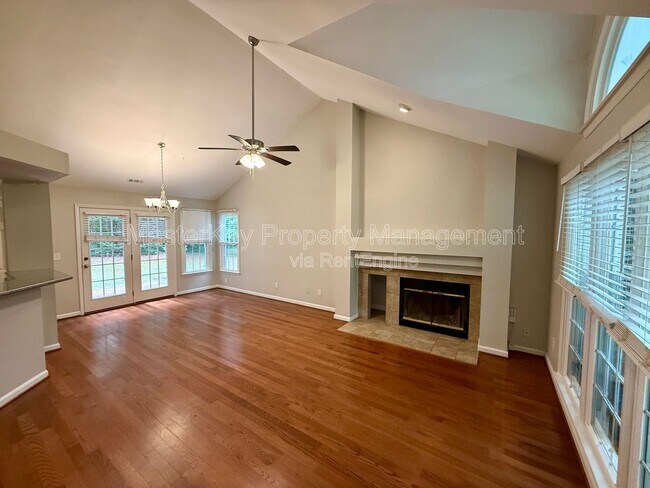 Photo - 103 Miramar Ct