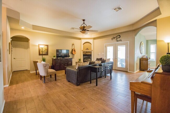 Photo - Spacious home with amazing view of the mou...