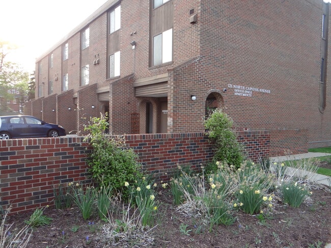 Photo - 721 N Capitol Ave