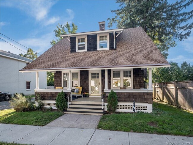 Photo - 18 Graves Ave