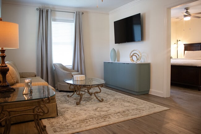 Photo - 2324 Oliver Ave