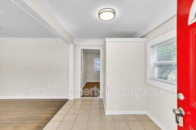 Photo - 2310 Lorraine Dr