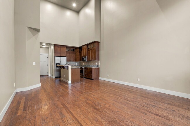 Photo - 923 S Lone Willow Ave