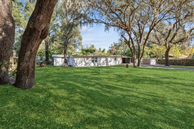 Building Photo - 38341 Palm Grove Dr