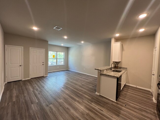 Photo - 1149 Southwood Dr Unit F