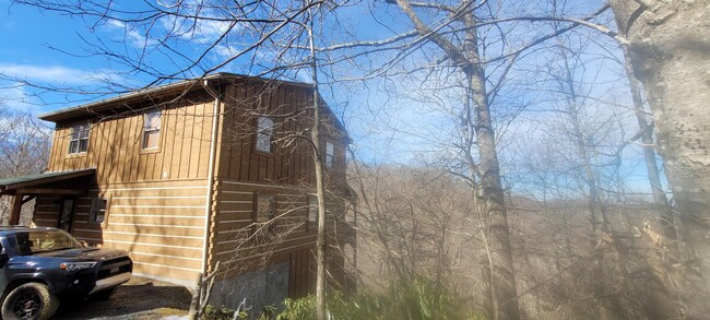 Photo - 139 Freewinds Rd House