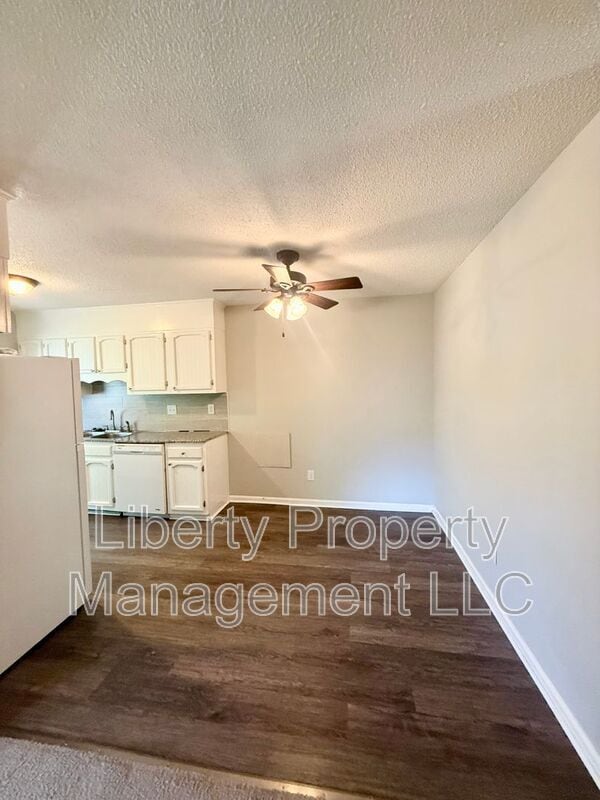 Photo - 512 Nottingham Dr