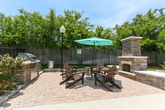 Outdoor Firepit/Grill Area
