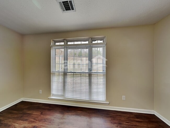 Photo - 2122 Creek Trail Dr