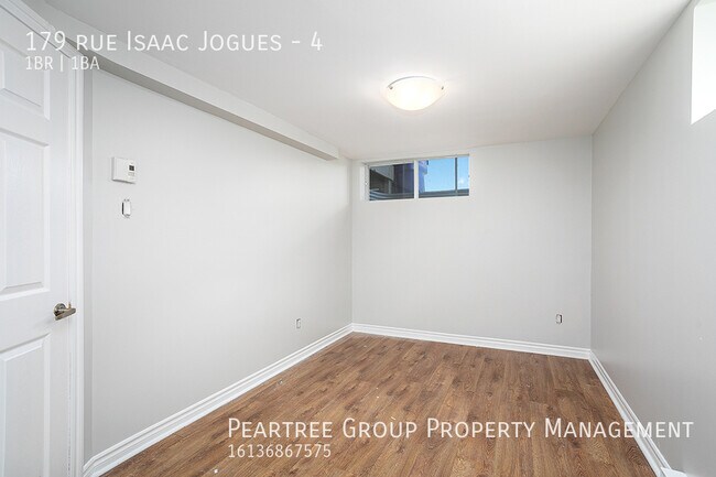 Photo - Intriguing Isaac-Big Bright Basement one Bedroom in Gatineau Unit 4