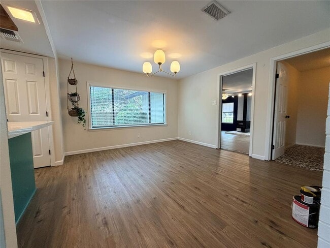 Photo - 115 Spanish Oak Cir