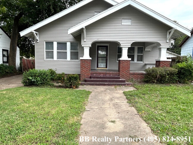 Building Photo - 2812 E Admiral Blvd Rental