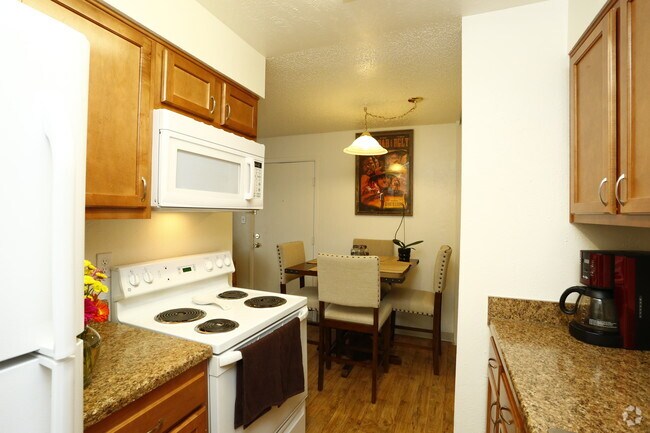 1HAB, 1BA - 600 ft² - Flatirons Park Apartments