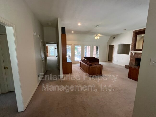 Photo - 6700 Kirby Oaks Ln