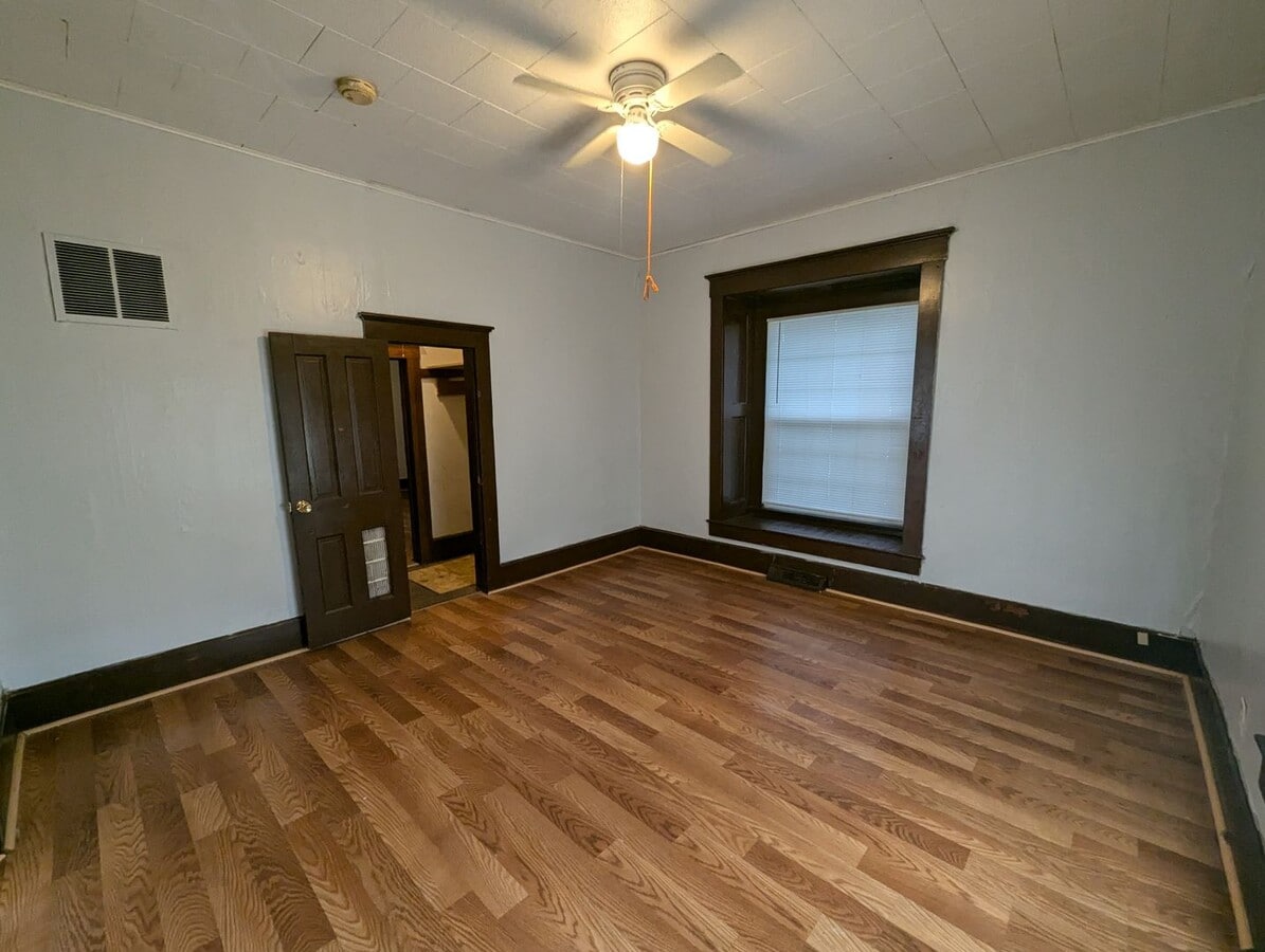 Photo - Coming Soon 4 Bed, 1 Bath — Available December 15th!