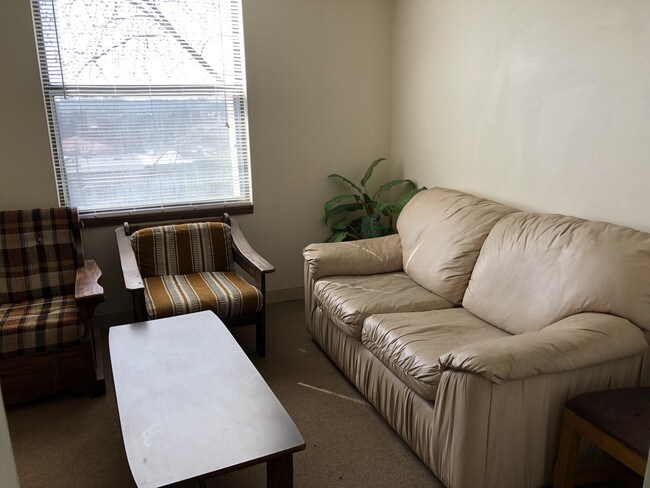 Cody Plaza Apartments For Rent In Leavenworth Ks Forrent Resident Lounge On Each Floor Cody Plaza Apartments