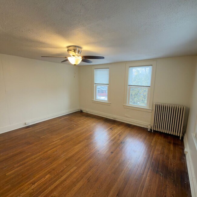 Photo - 641 Parkwood St NE Unit 641 Parkwood St NE -  3