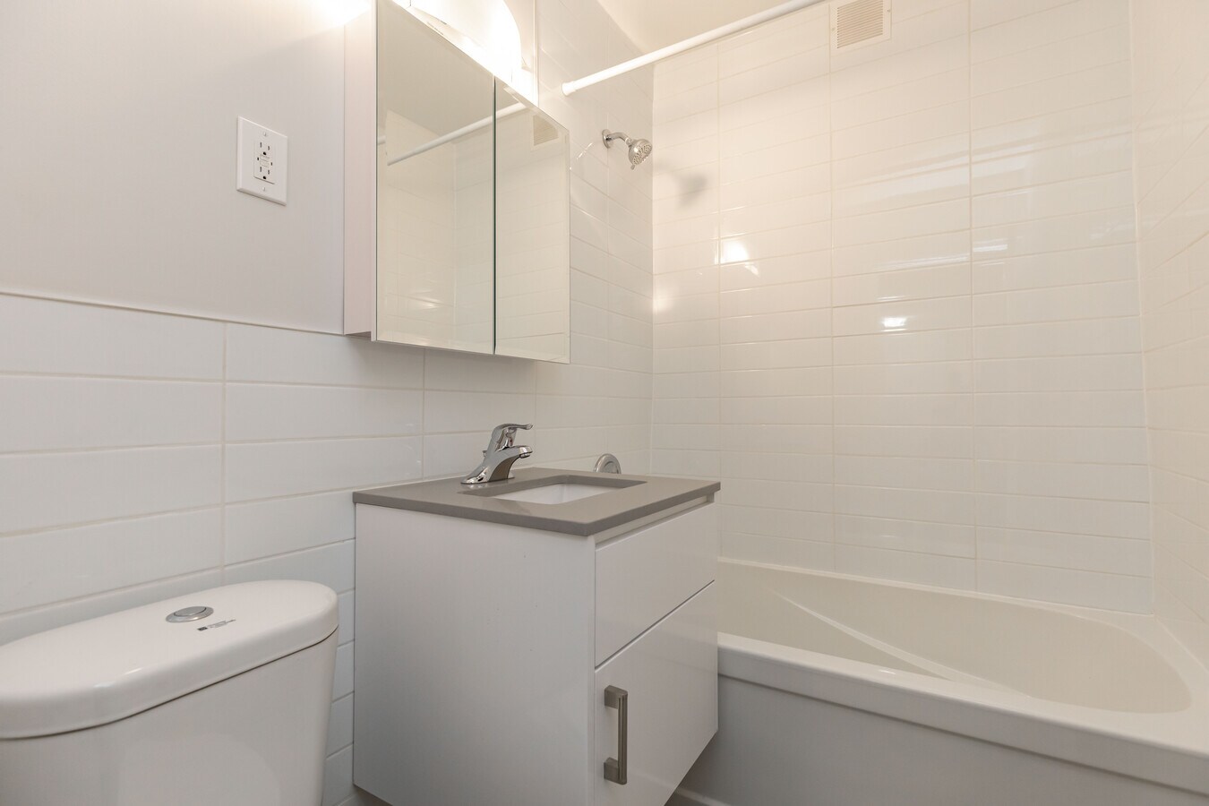 Photo - Skyliner Unit 00701