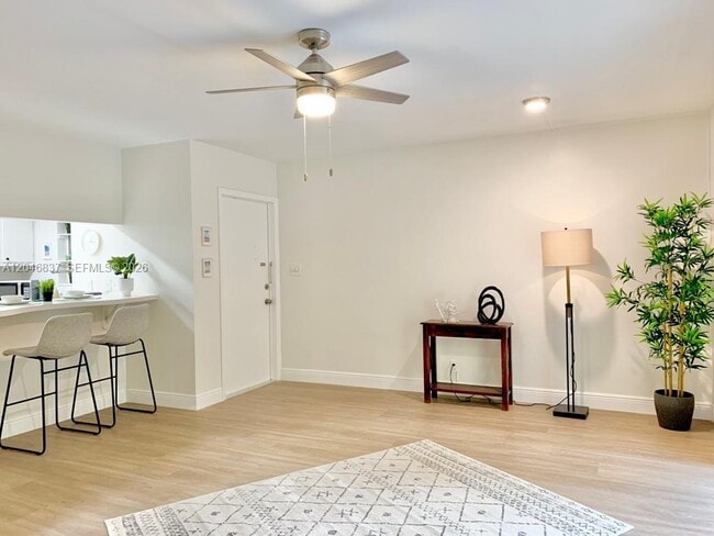 Photo - 815 Middle River Dr Unit 204